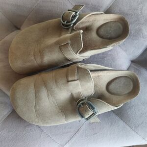 Womens Suede Slip-On Shoes - Tan